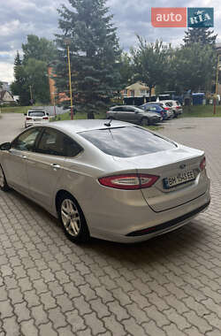 Седан Ford Fusion 2014 в 