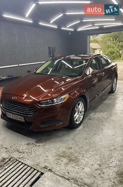 Седан Ford Fusion 2015 в 