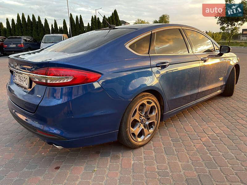 Седан Ford Fusion 2016 в Львове