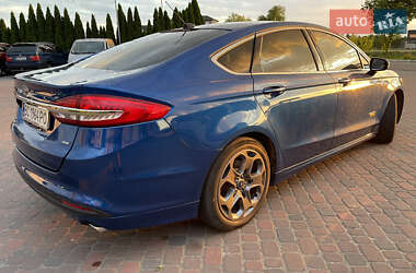 Седан Ford Fusion 2016 в 