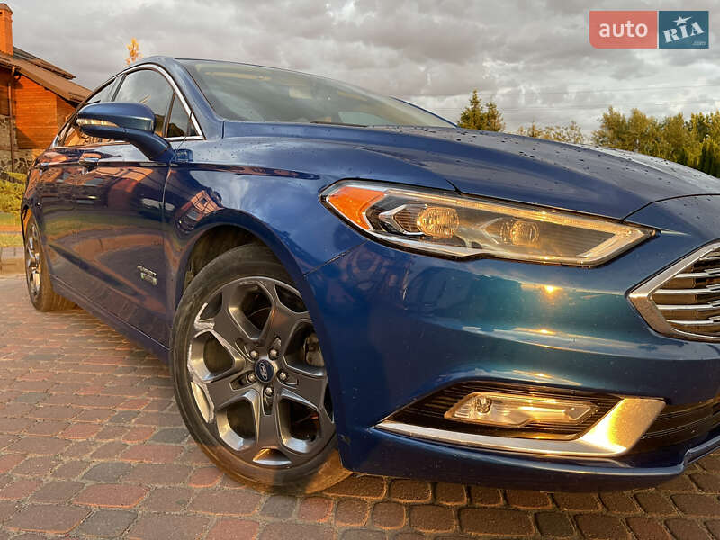 Седан Ford Fusion 2016 в Львове