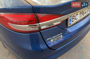 Седан Ford Fusion 2016 в 
