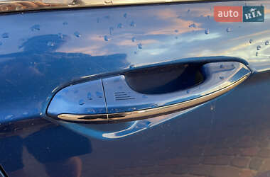 Седан Ford Fusion 2016 в 