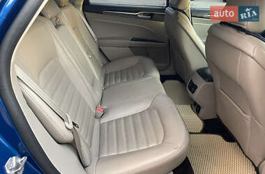 Седан Ford Fusion 2016 в 