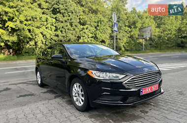 Седан Ford Fusion 2017 в 