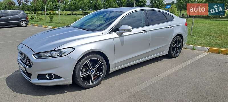Седан Ford Fusion 2013 в Буче