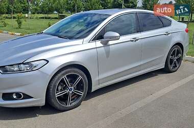 Седан Ford Fusion 2013 в 