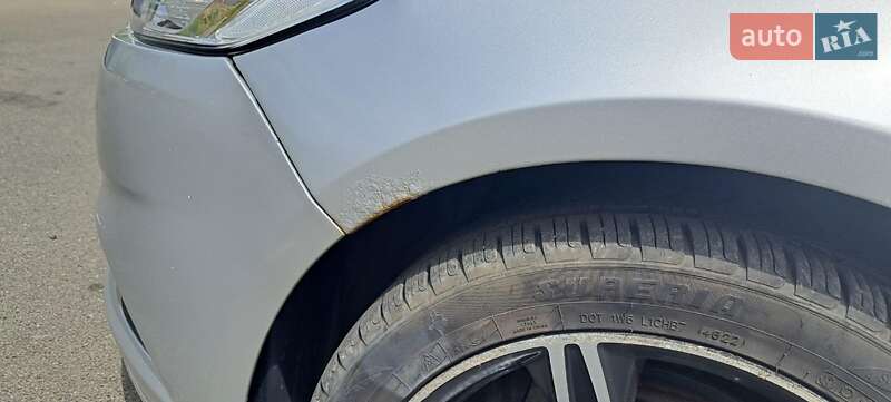 Седан Ford Fusion 2013 в Буче