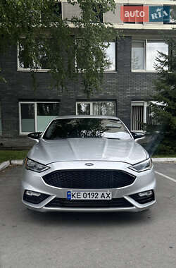 Седан Ford Fusion 2016 в 