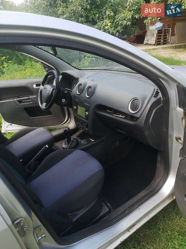 Хэтчбек Ford Fusion 2008 в Виннице