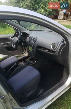 Хэтчбек Ford Fusion 2008 в 
