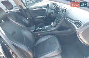Седан Ford Fusion 2013 в 