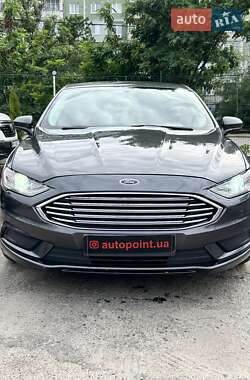 Седан Ford Fusion 2018 в 
