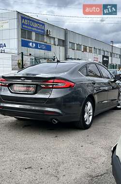 Седан Ford Fusion 2018 в 