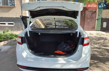 Седан Ford Fusion 2014 в 