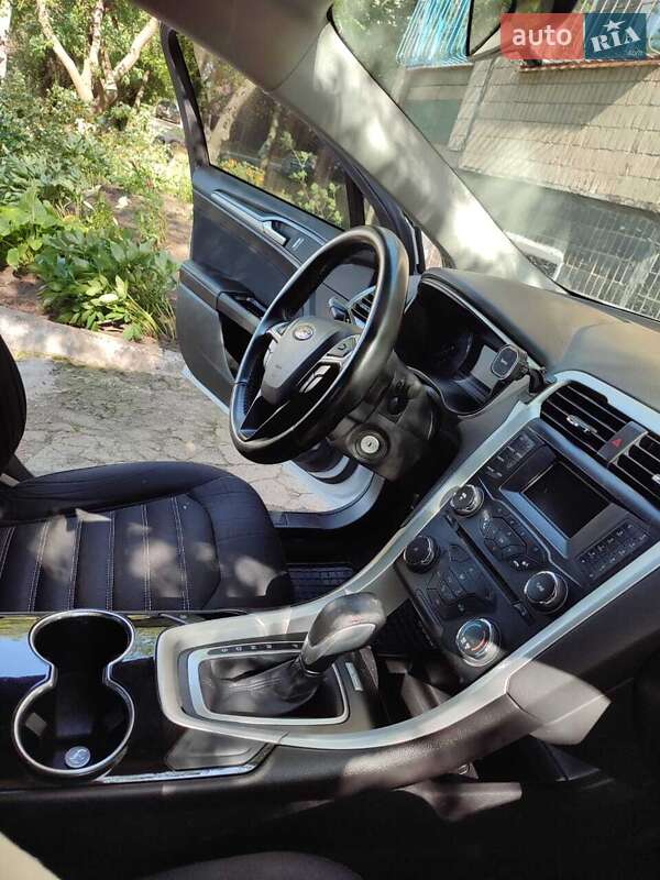 Седан Ford Fusion 2014 в Кривом Роге