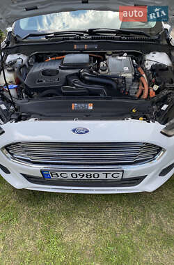 Седан Ford Fusion 2016 в 