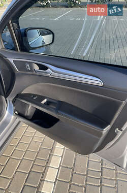 Седан Ford Fusion 2020 в 