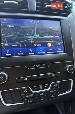 Седан Ford Fusion 2019 в 