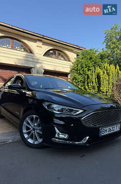 Седан Ford Fusion 2019 в 