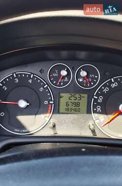 Хэтчбек Ford Fusion 2011 в 