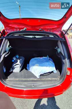 Хэтчбек Ford Fusion 2011 в 