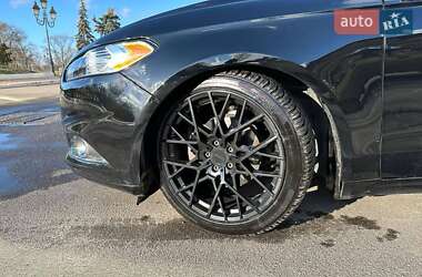Седан Ford Fusion 2015 в 