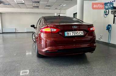 Седан Ford Fusion 2016 в 