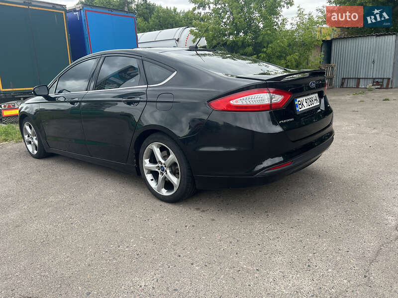Седан Ford Fusion 2014 в Рівному