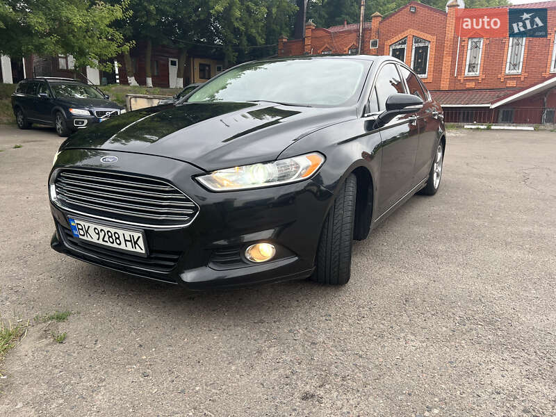 Седан Ford Fusion 2014 в Рівному