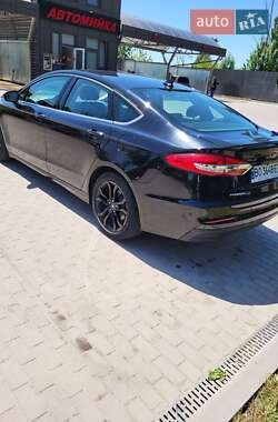Седан Ford Fusion 2019 в 