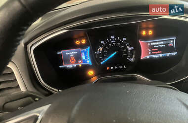 Седан Ford Fusion 2017 в 