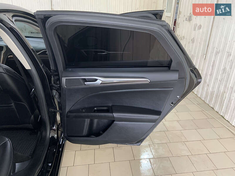 Седан Ford Fusion 2018 в Жашкове