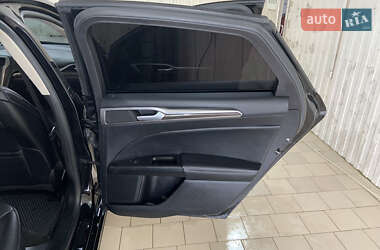 Седан Ford Fusion 2018 в 