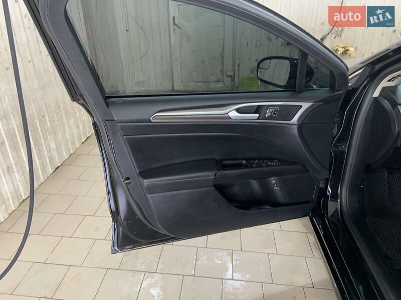 Седан Ford Fusion 2018 в Жашкове
