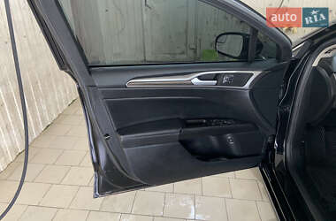 Седан Ford Fusion 2018 в 