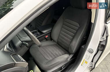Седан Ford Fusion 2016 в 