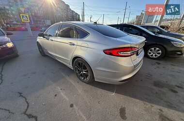 Седан Ford Fusion 2017 в 