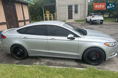 Седан Ford Fusion 2017 в 