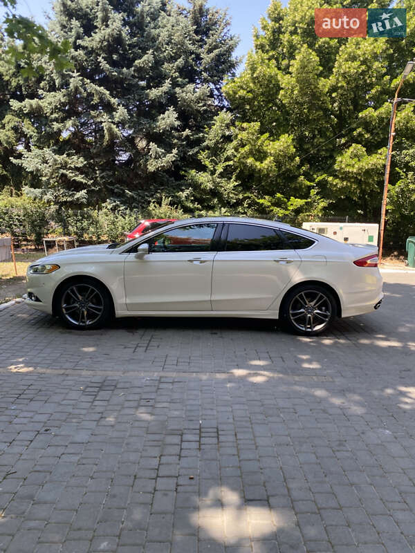 Седан Ford Fusion 2015 в Одессе
