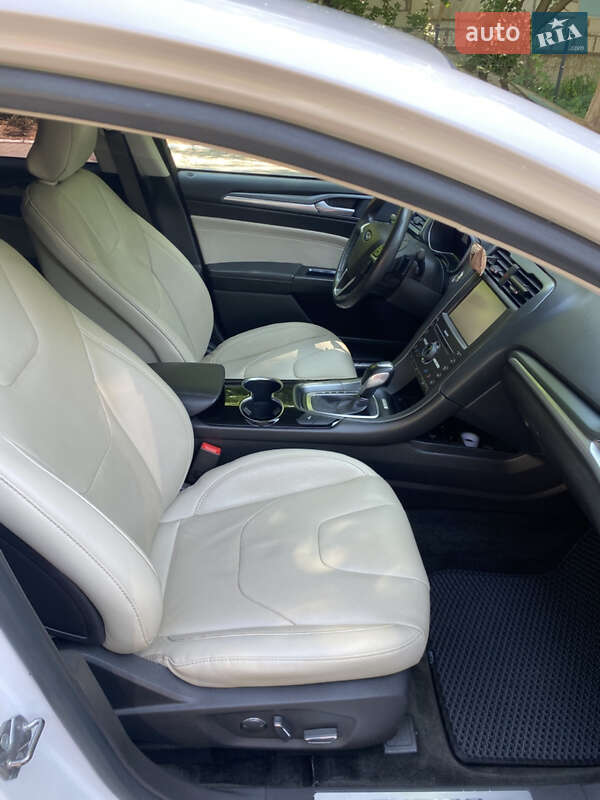 Седан Ford Fusion 2015 в Одессе