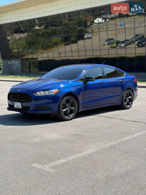 Седан Ford Fusion 2012 в 
