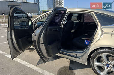 Седан Ford Fusion 2014 в 