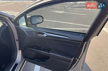Седан Ford Fusion 2014 в 