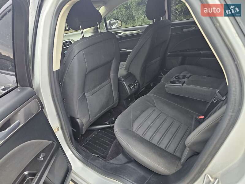 Седан Ford Fusion 2016 в Чорткові