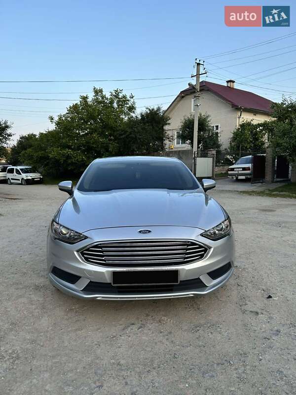 Седан Ford Fusion 2016 в Чорткові