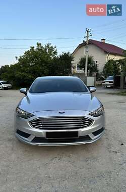 Седан Ford Fusion 2016 в 