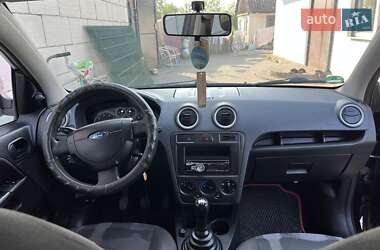 Хэтчбек Ford Fusion 2006 в 