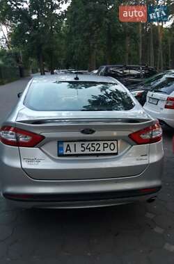 Седан Ford Fusion 2012 в 