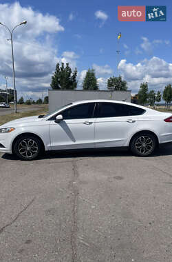 Седан Ford Fusion 2013 в 
